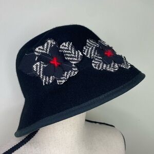 Da-me Black Felt hat with flower embellishment made in Italy